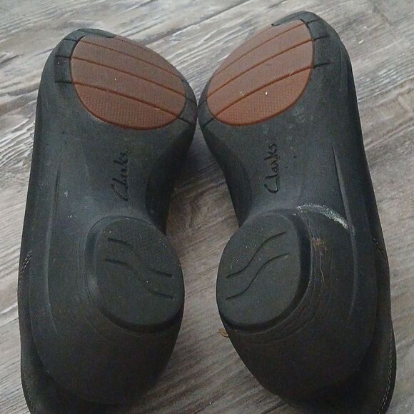 Clarks Artisan Unstructured black dress show with heel  Sz 7.5 - Picture 8 of 8